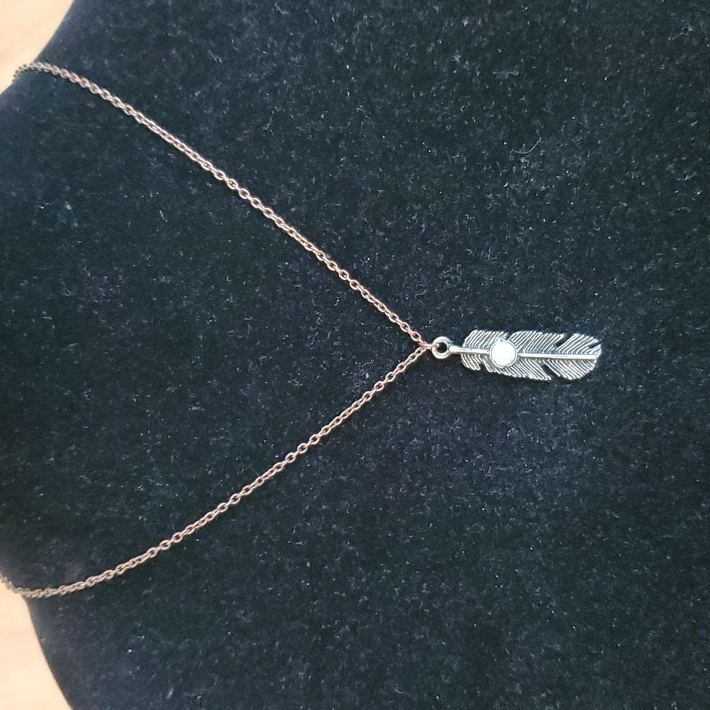 Vintage Metal Feather Necklace‎ with White Stone